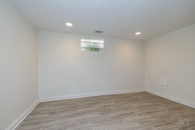 5548 S Kilbourn Avenue, Chicago, IL 60629