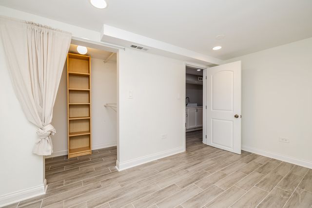 5548 S Kilbourn Avenue, Chicago, IL 60629