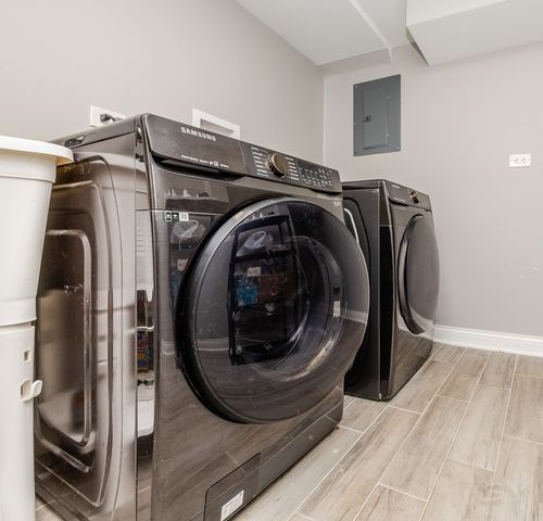 5548 S Kilbourn Avenue, Chicago, IL 60629