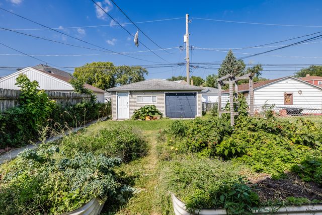 5548 S Kilbourn Avenue, Chicago, IL 60629
