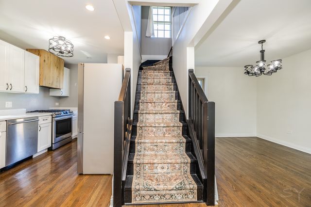 5548 S Kilbourn Avenue, Chicago, IL 60629