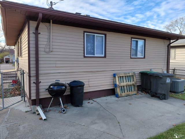 6849 Cornell St Street, Taylor, MI 48180