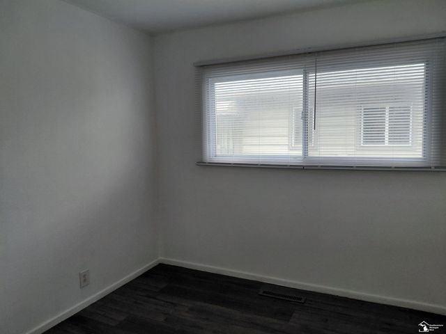 6849 Cornell St Street, Taylor, MI 48180