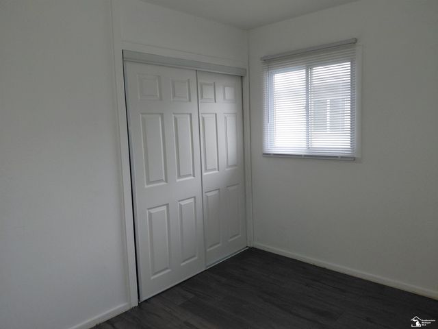 6849 Cornell St Street, Taylor, MI 48180