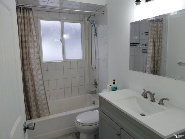 6849 Cornell St Street, Taylor, MI 48180