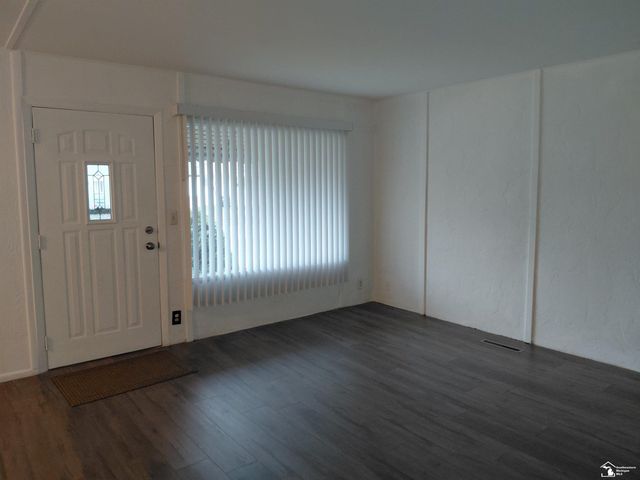 6849 Cornell St Street, Taylor, MI 48180