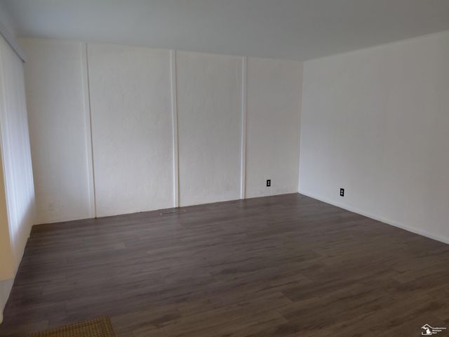 6849 Cornell St Street, Taylor, MI 48180