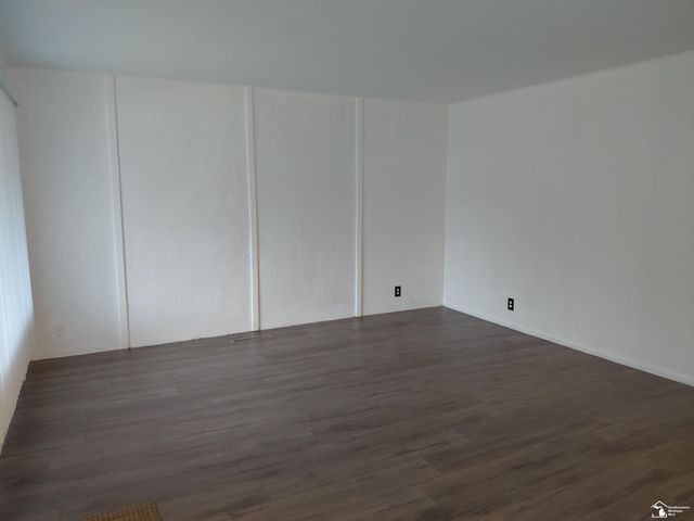 6849 Cornell St Street, Taylor, MI 48180