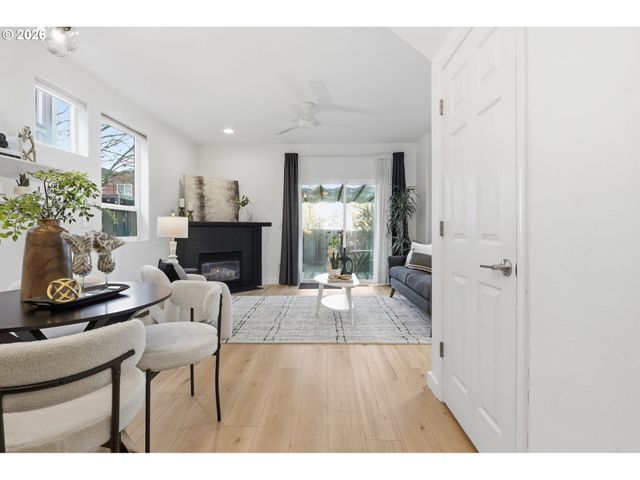 9459 N CALHOUN Ave, Portland, OR 97203