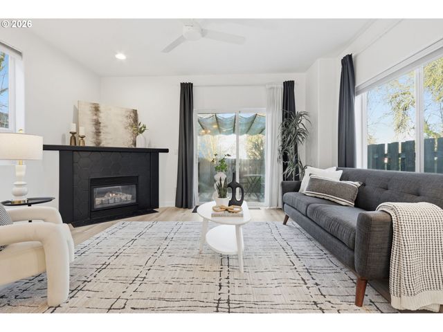 9459 N CALHOUN Ave, Portland, OR 97203