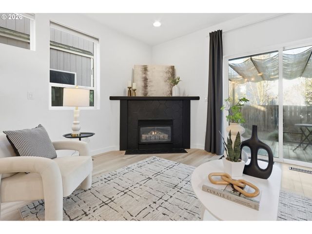 9459 N CALHOUN Ave, Portland, OR 97203