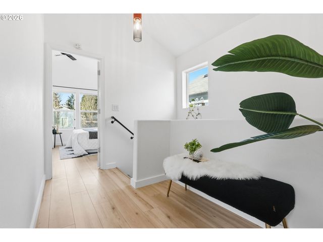 9459 N CALHOUN Ave, Portland, OR 97203