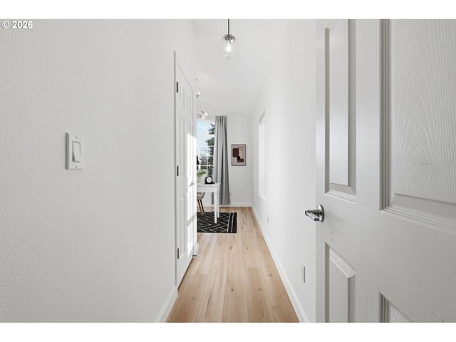 9459 N CALHOUN Ave, Portland, OR 97203