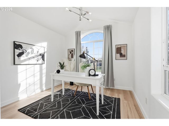 9459 N CALHOUN Ave, Portland, OR 97203