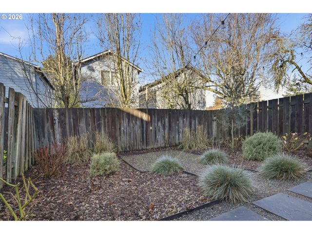9459 N CALHOUN Ave, Portland, OR 97203