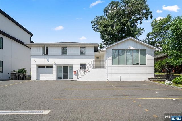 1095 Palisade Avenue, Fort Lee, NJ 07024