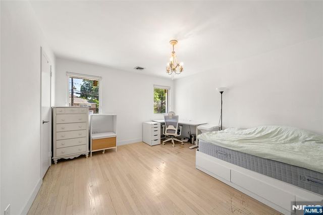 1095 Palisade Avenue, Fort Lee, NJ 07024