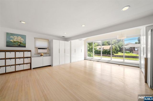 1095 Palisade Avenue, Fort Lee, NJ 07024