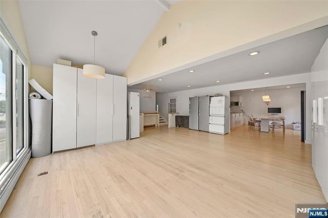 1095 Palisade Avenue, Fort Lee, NJ 07024