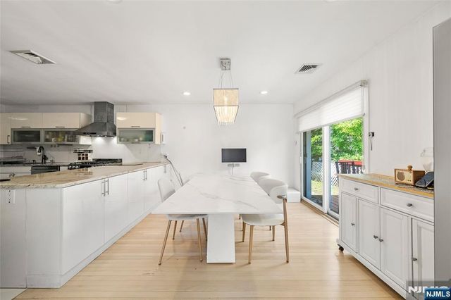 1095 Palisade Avenue, Fort Lee, NJ 07024