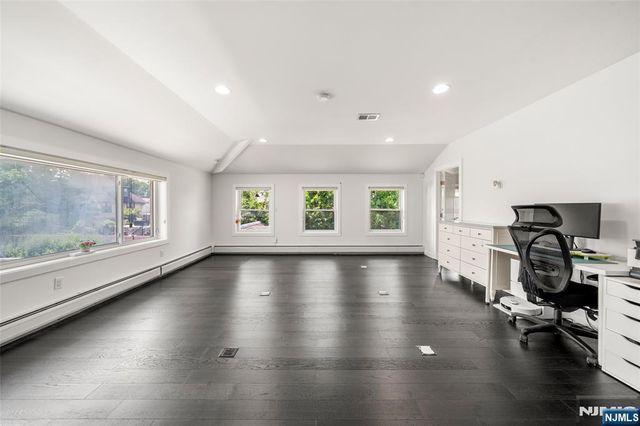 1095 Palisade Avenue, Fort Lee, NJ 07024