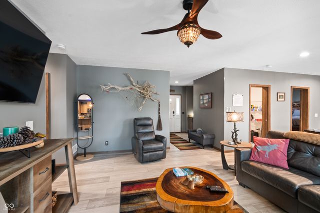 9082 Axsom Branch Road, Nashville, IN 47448