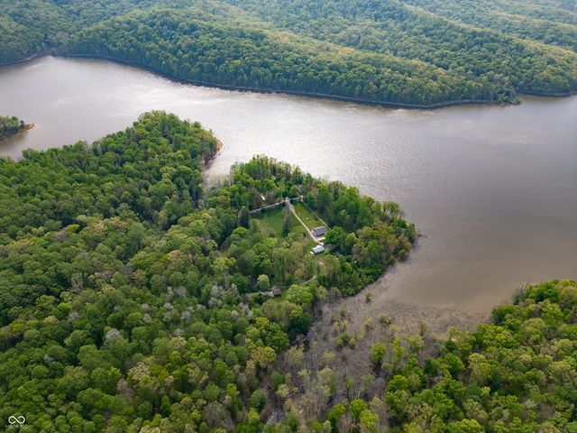 9082 Axsom Branch Road, Nashville, IN 47448