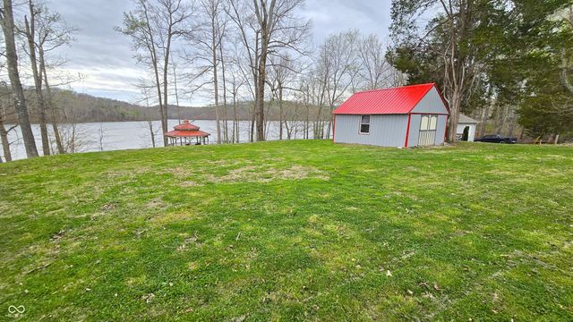 9082 Axsom Branch Road, Nashville, IN 47448