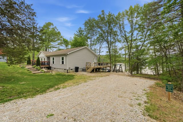 9082 Axsom Branch Road, Nashville, IN 47448