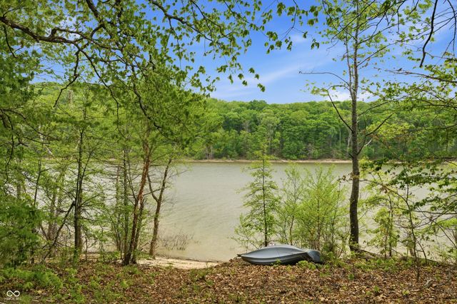 9082 Axsom Branch Road, Nashville, IN 47448