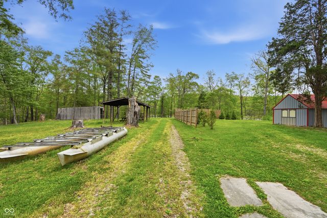 9082 Axsom Branch Road, Nashville, IN 47448