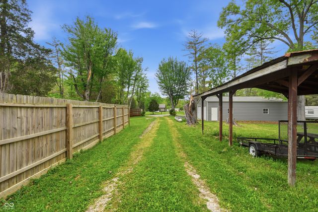 9082 Axsom Branch Road, Nashville, IN 47448