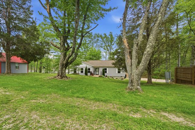 9082 Axsom Branch Road, Nashville, IN 47448