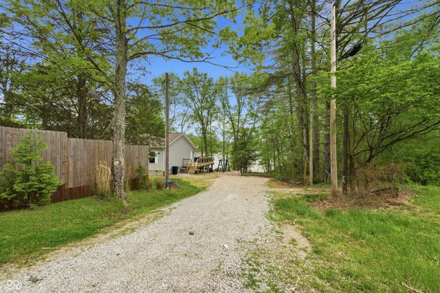 9082 Axsom Branch Road, Nashville, IN 47448
