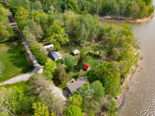 9082 Axsom Branch Road, Nashville, IN 47448