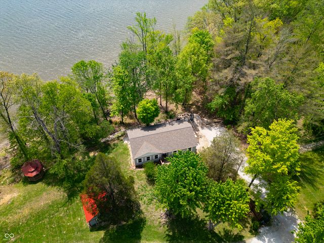 9082 Axsom Branch Road, Nashville, IN 47448