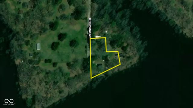 9082 Axsom Branch Road, Nashville, IN 47448