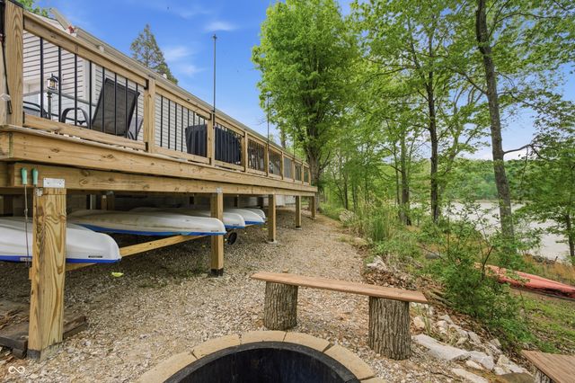 9082 Axsom Branch Road, Nashville, IN 47448