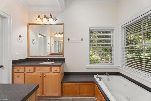 347 Friendship Circle, Winston-salem, NC 27106