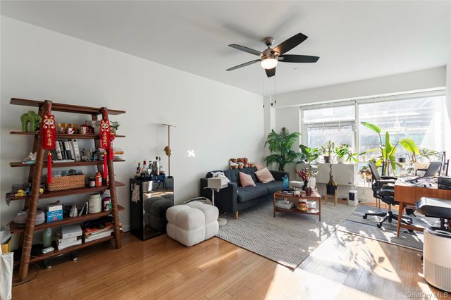 24-15 Queens Plaza N 3B, Long Island City, NY 11101