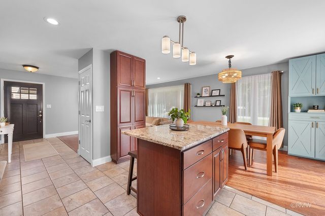 0S068 Cottonwood Drive, Wheaton, IL 60187
