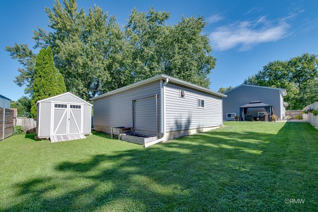 0S068 Cottonwood Drive, Wheaton, IL 60187