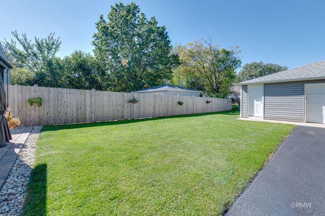 0S068 Cottonwood Drive, Wheaton, IL 60187