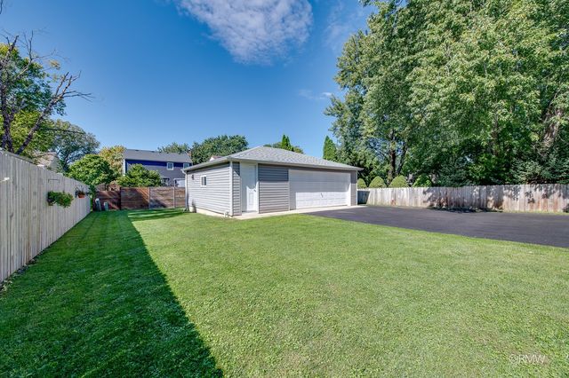 0S068 Cottonwood Drive, Wheaton, IL 60187