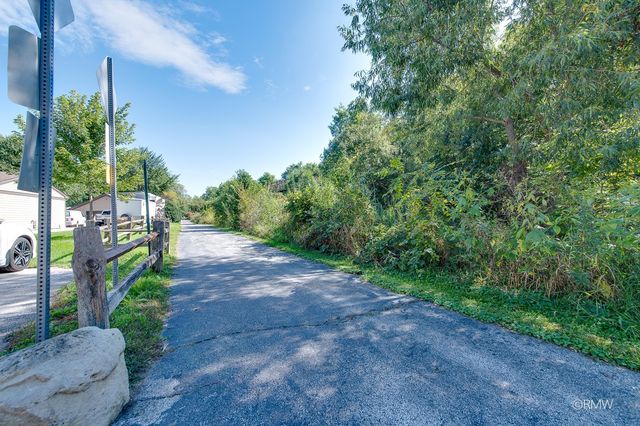 0S068 Cottonwood Drive, Wheaton, IL 60187