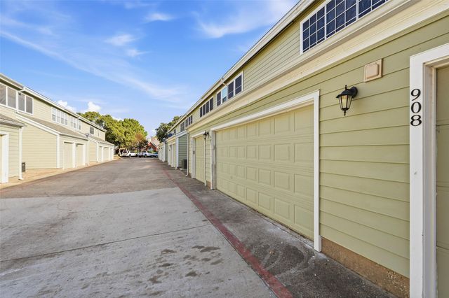 6220 Bentwood Trail 908, Dallas, TX 75252