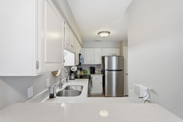 6220 Bentwood Trail 908, Dallas, TX 75252