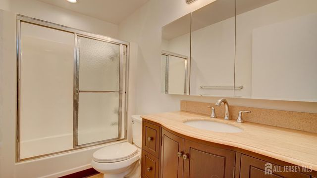 94 Salix Plaza B, Monroe, NJ 08831