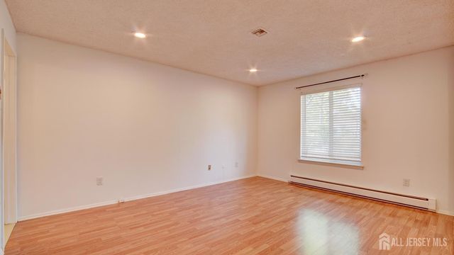 94 Salix Plaza B, Monroe, NJ 08831