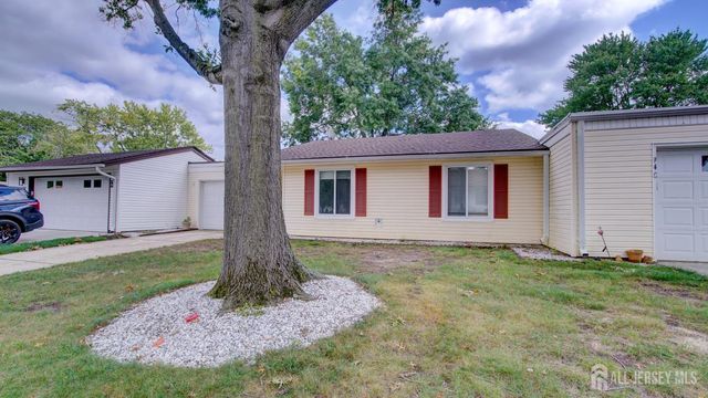 94 Salix Plaza B, Monroe, NJ 08831